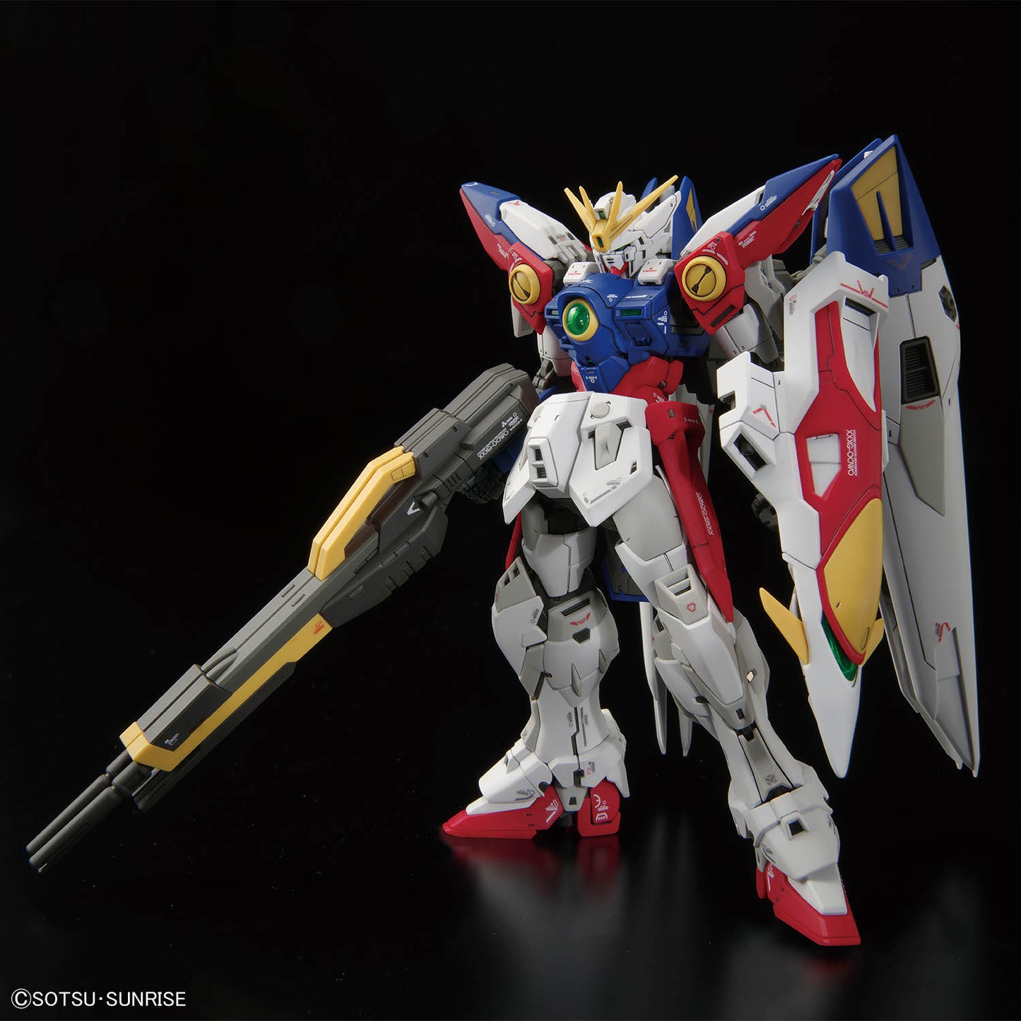 Gundam Model Kit: Real Grade Gundam Wing - 1/144 Wing Gundam Zero